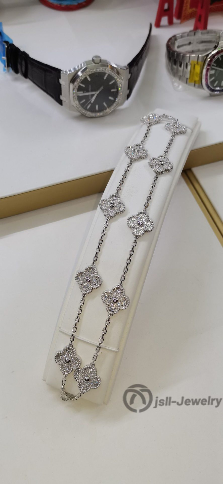 Jsll-Jewelry | 18-karat white gold with diamonds, 10-flower four-leaf clover necklace