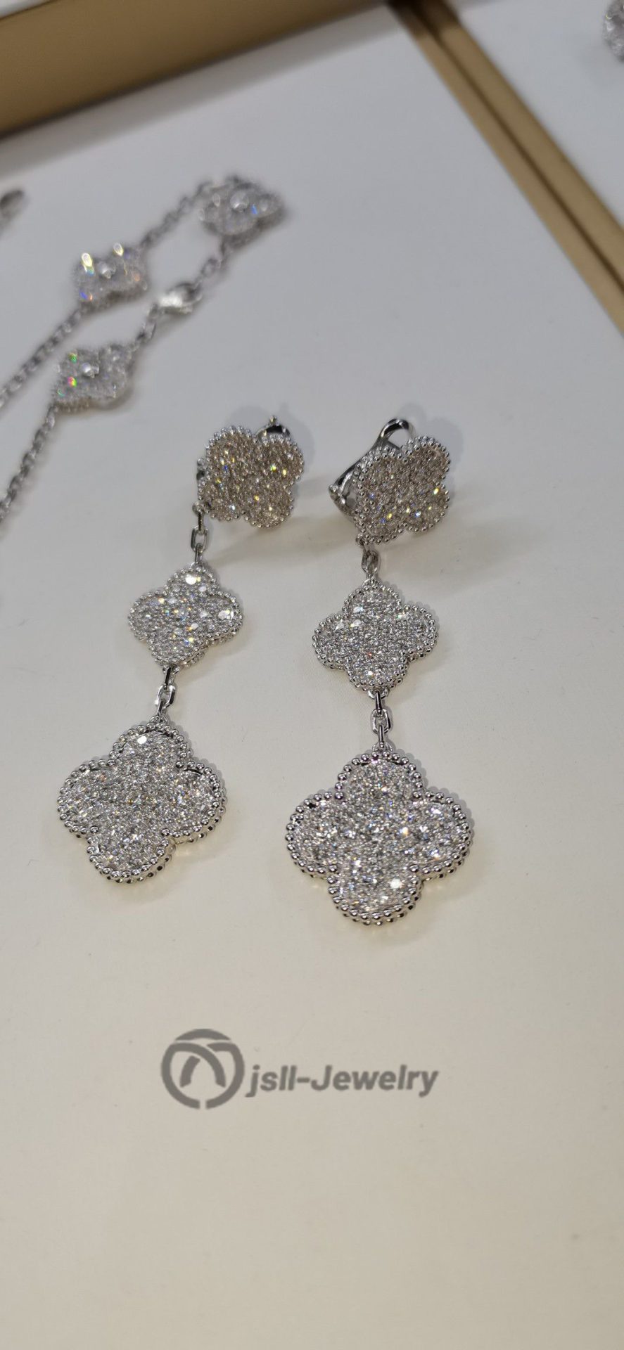 Jsll-Jewelry | 18K white gold set with diamonds, 3 flowers full of stars lucky four-leaf clover ear beat