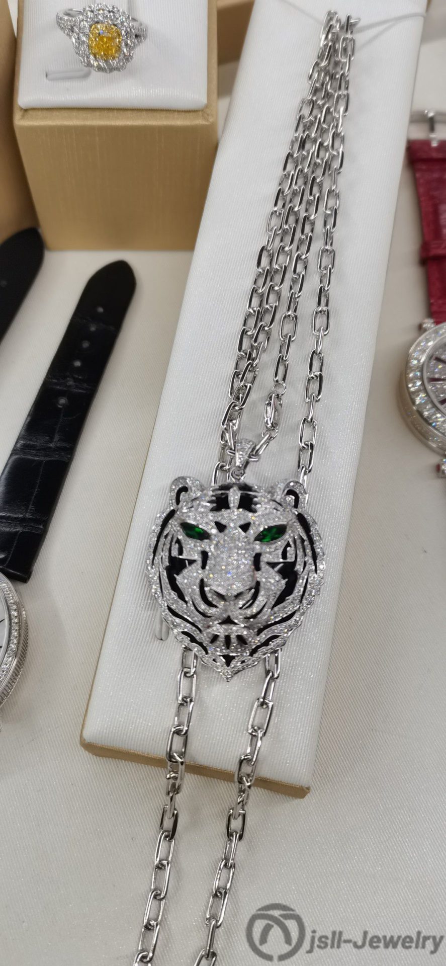 Jsll-Jewelry | 18-karat white gold with diamonds, tiger head necklace