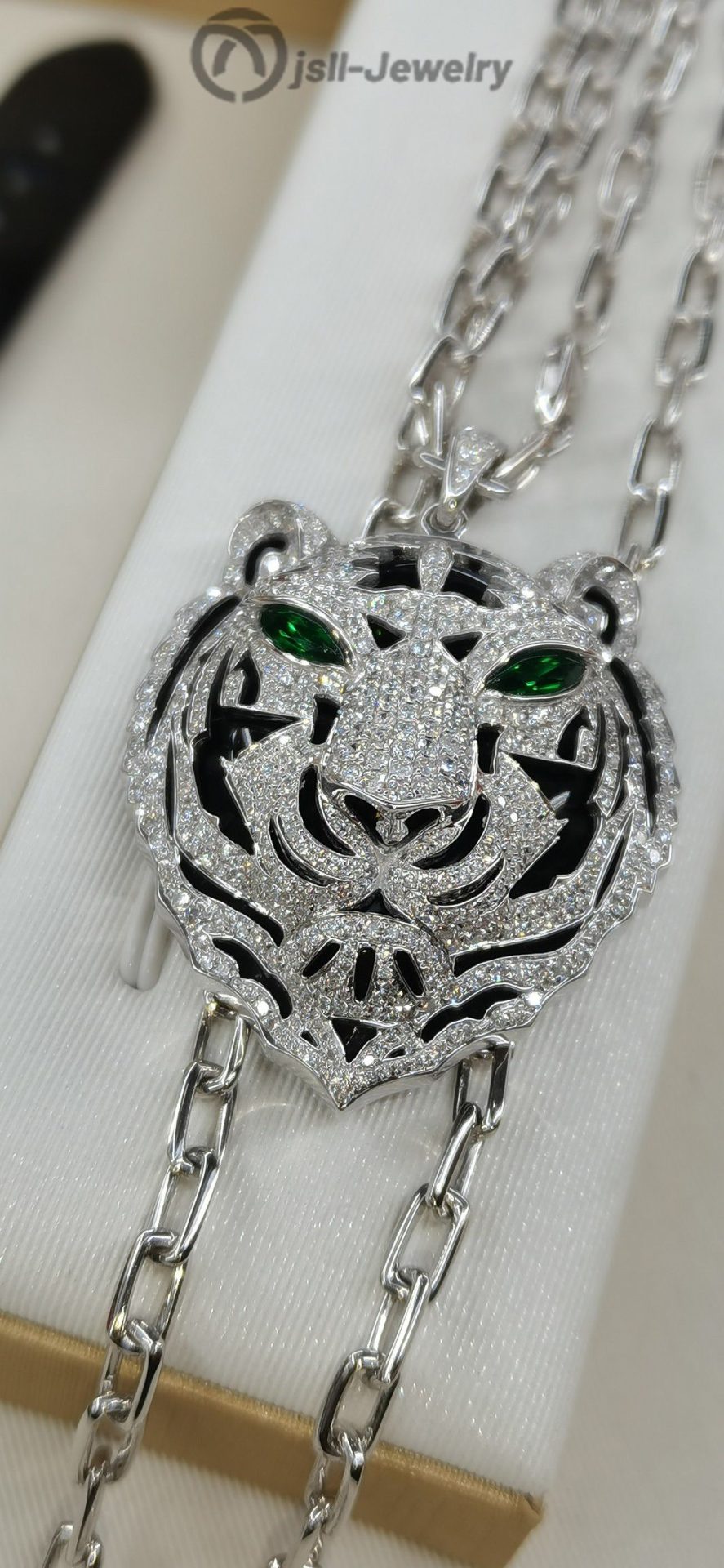 Jsll-Jewelry | 18-karat white gold with diamonds, tiger head necklace