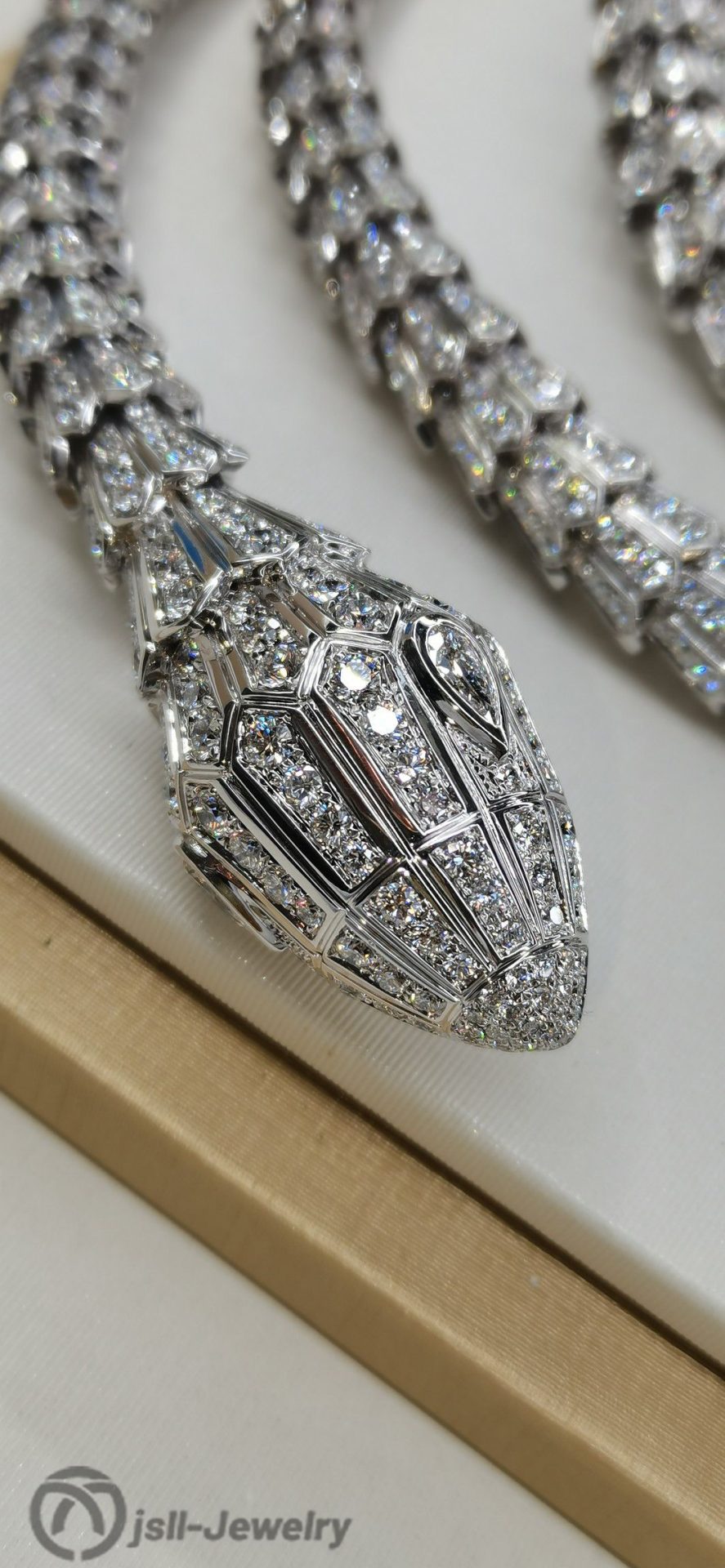 Jsll-Jewelry | 18K white gold inlaid with diamonds, rich family full of stars snake necklace