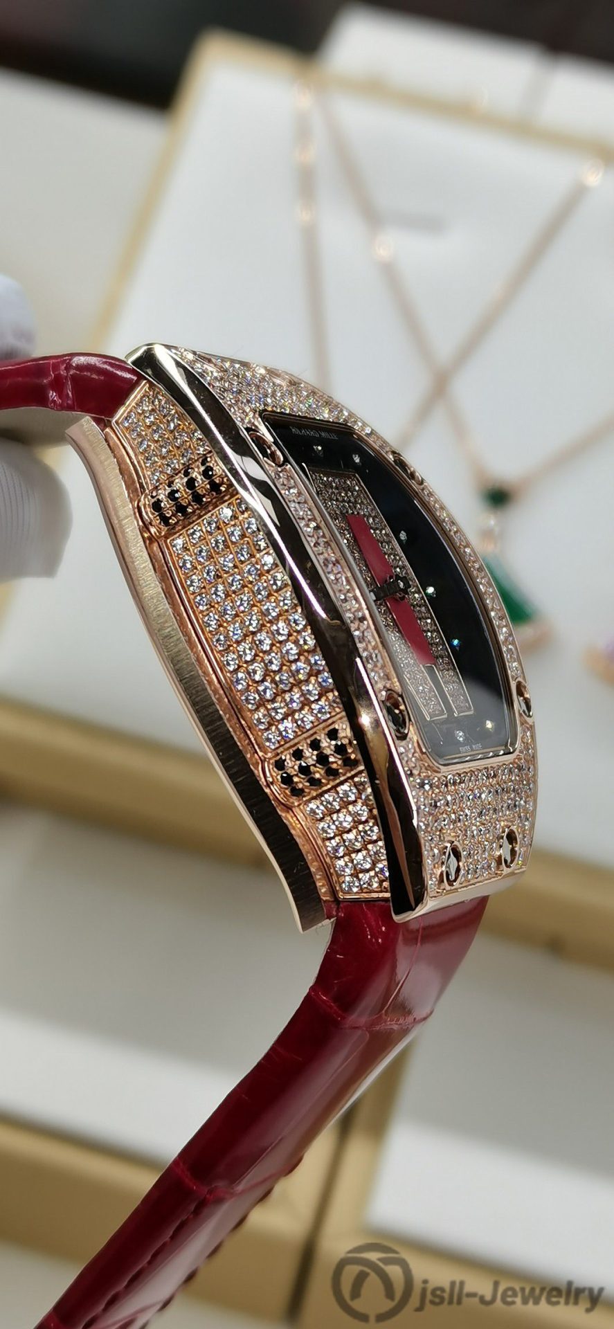 Jsll-Jewelry | Op with the American bright red crocodile +500, women's red lips watch（Gold plated）