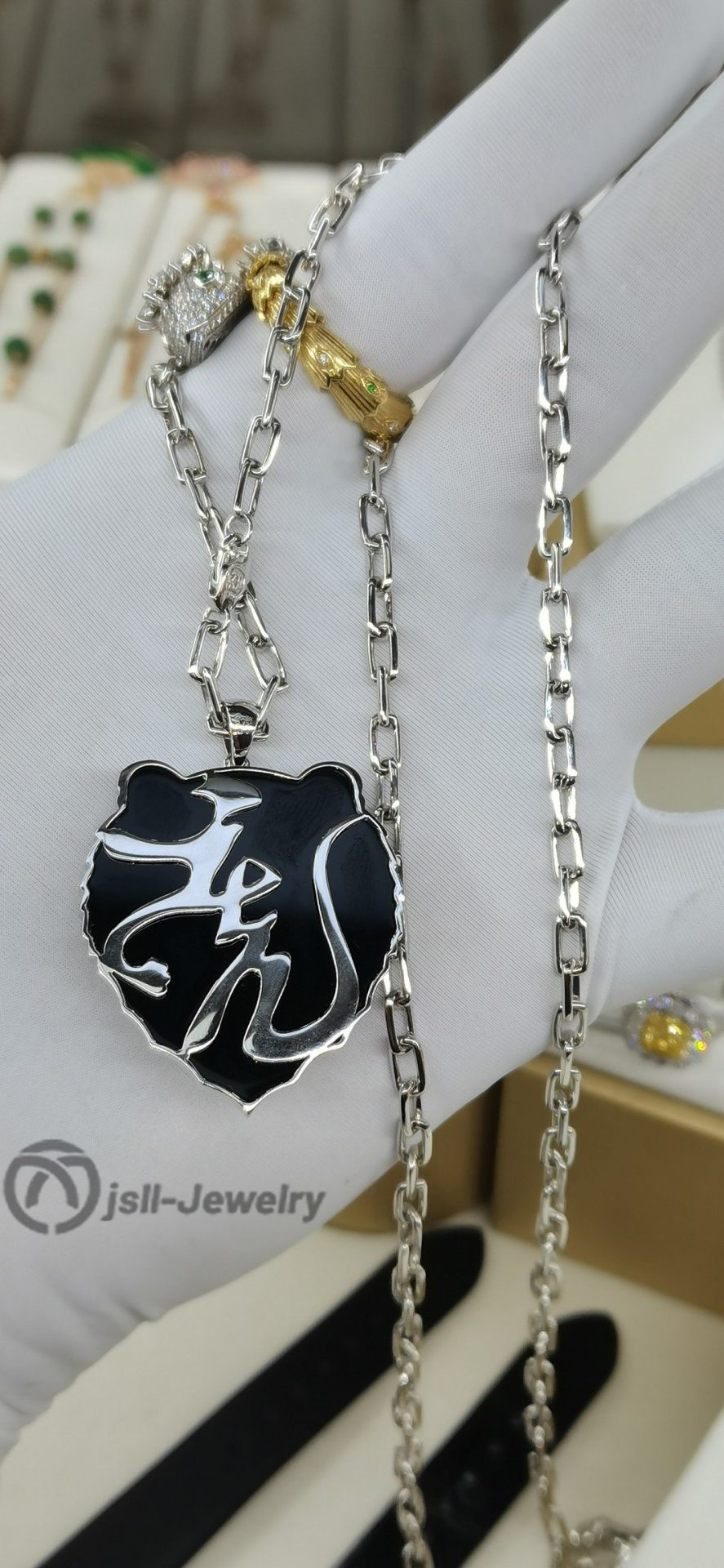 Jsll-Jewelry | 18-karat white gold with diamonds, tiger head necklace