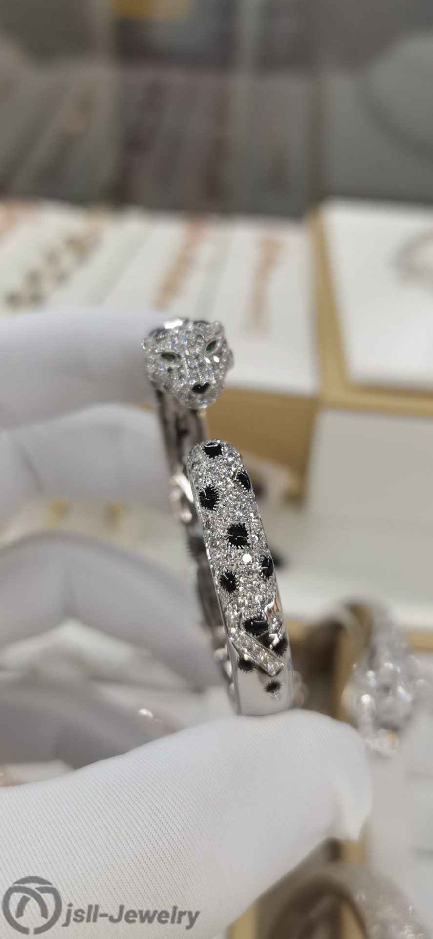 Jsll-Jewelry | 18K white gold with diamonds, leopard head half diamond bracele