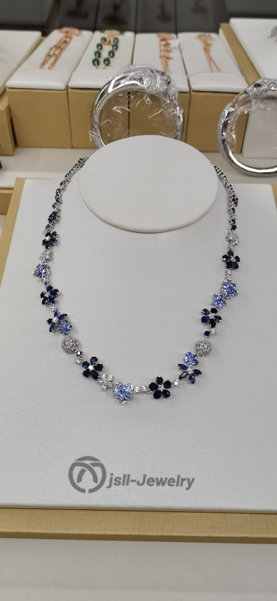 Jsll-Jewelry | 18K white gold inlaid with sapphire, diamond collar