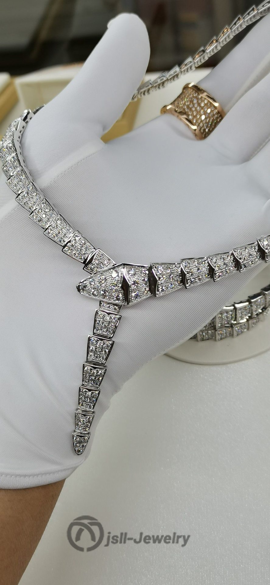 Jsll-Jewelry | 18K white gold and diamond-encrusted grand family full star snake necklace