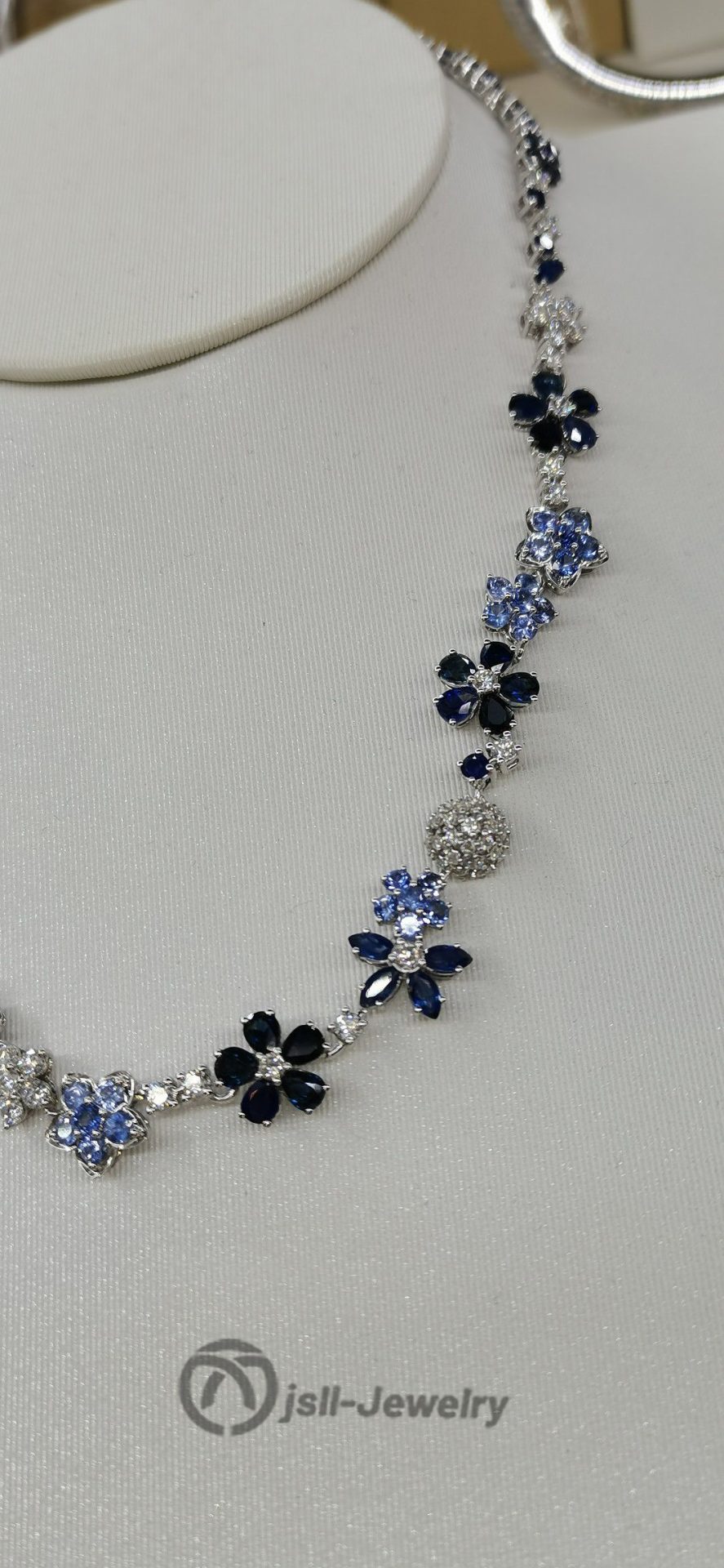 Jsll-Jewelry | 18K white gold inlaid with sapphire, diamond collar