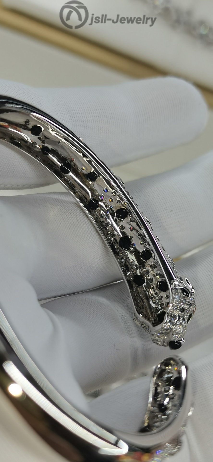 Jsll-Jewelry | 18K white gold with diamonds, leopard head half diamond bracele