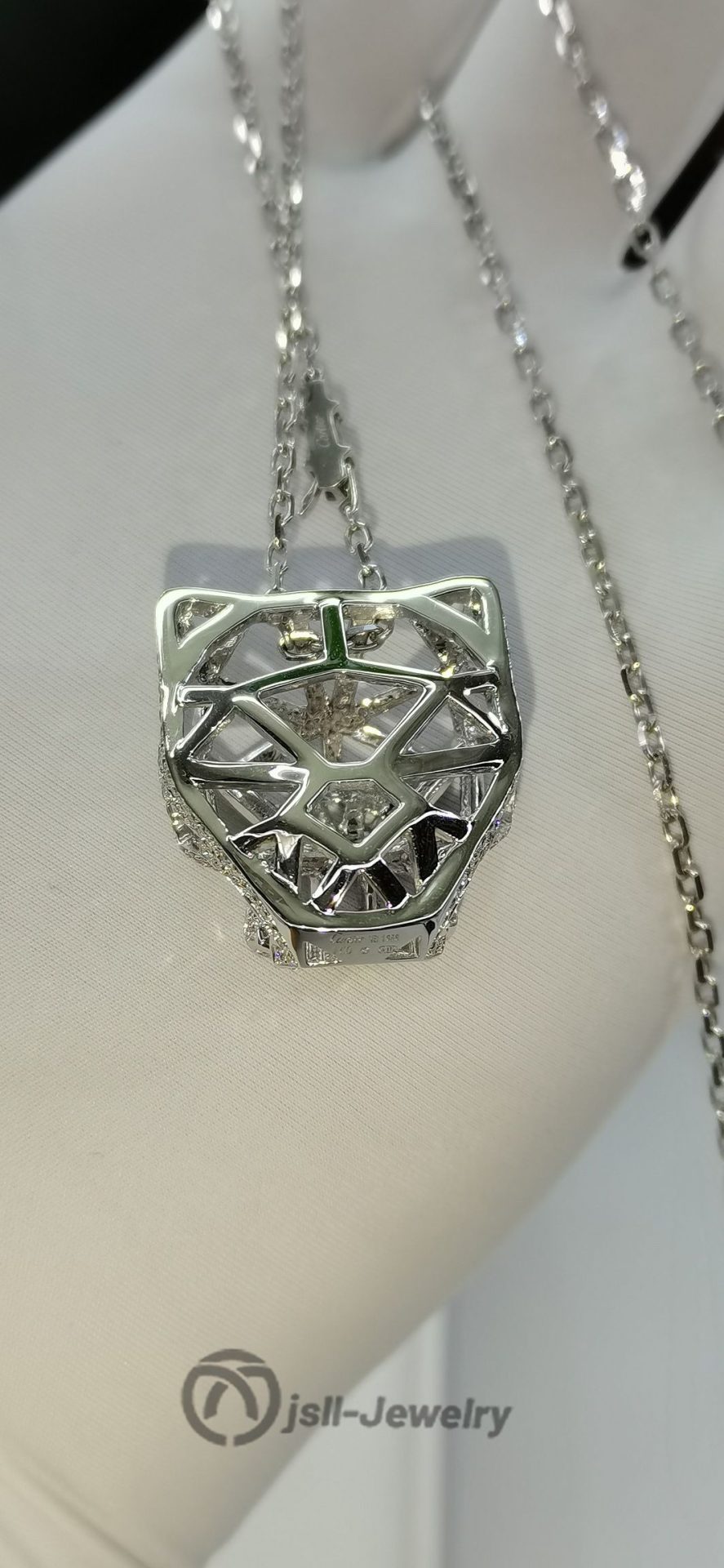 Jsll-Jewelry | 18K white gold inlaid with diamonds, emeralds, luxury edition hollow leopard head pendant