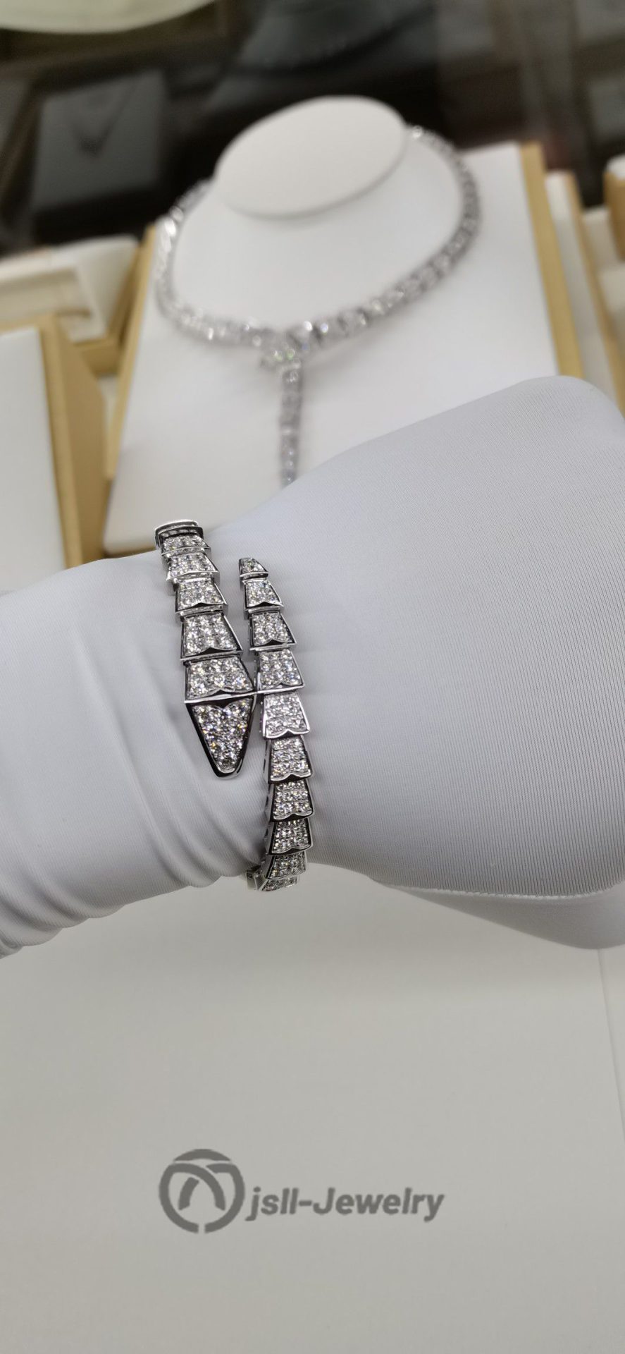 Jsll-Jewelry | 18K white gold with diamonds, luxurious gold version of the snake bracelet